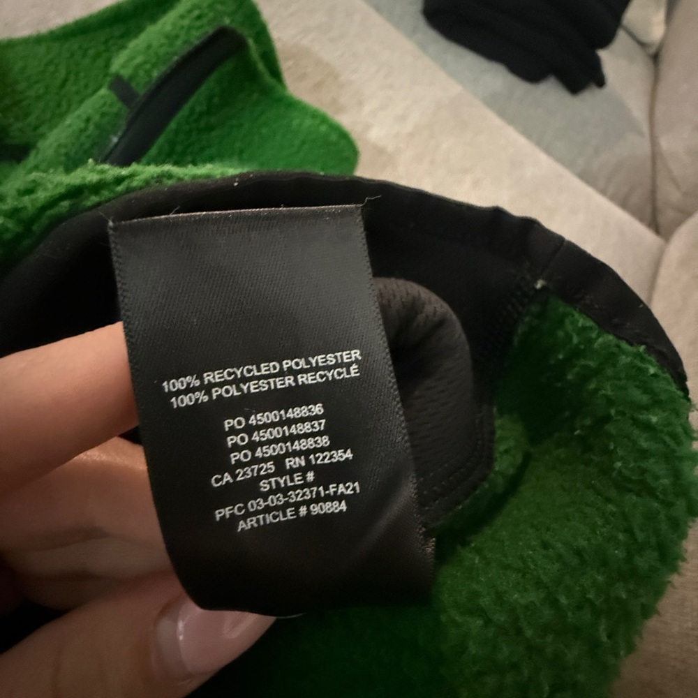 Aritzia Green Fleece - Picture 5 of 5